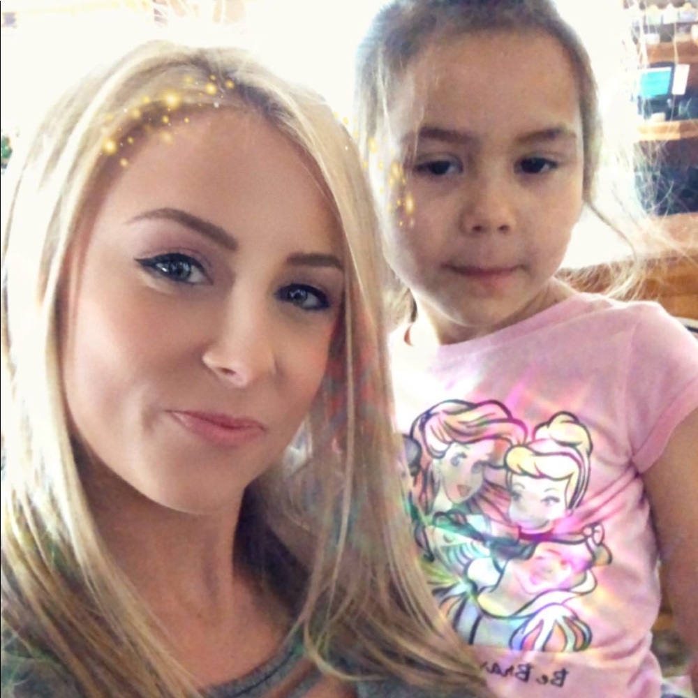 Meet your Posher, Eliza